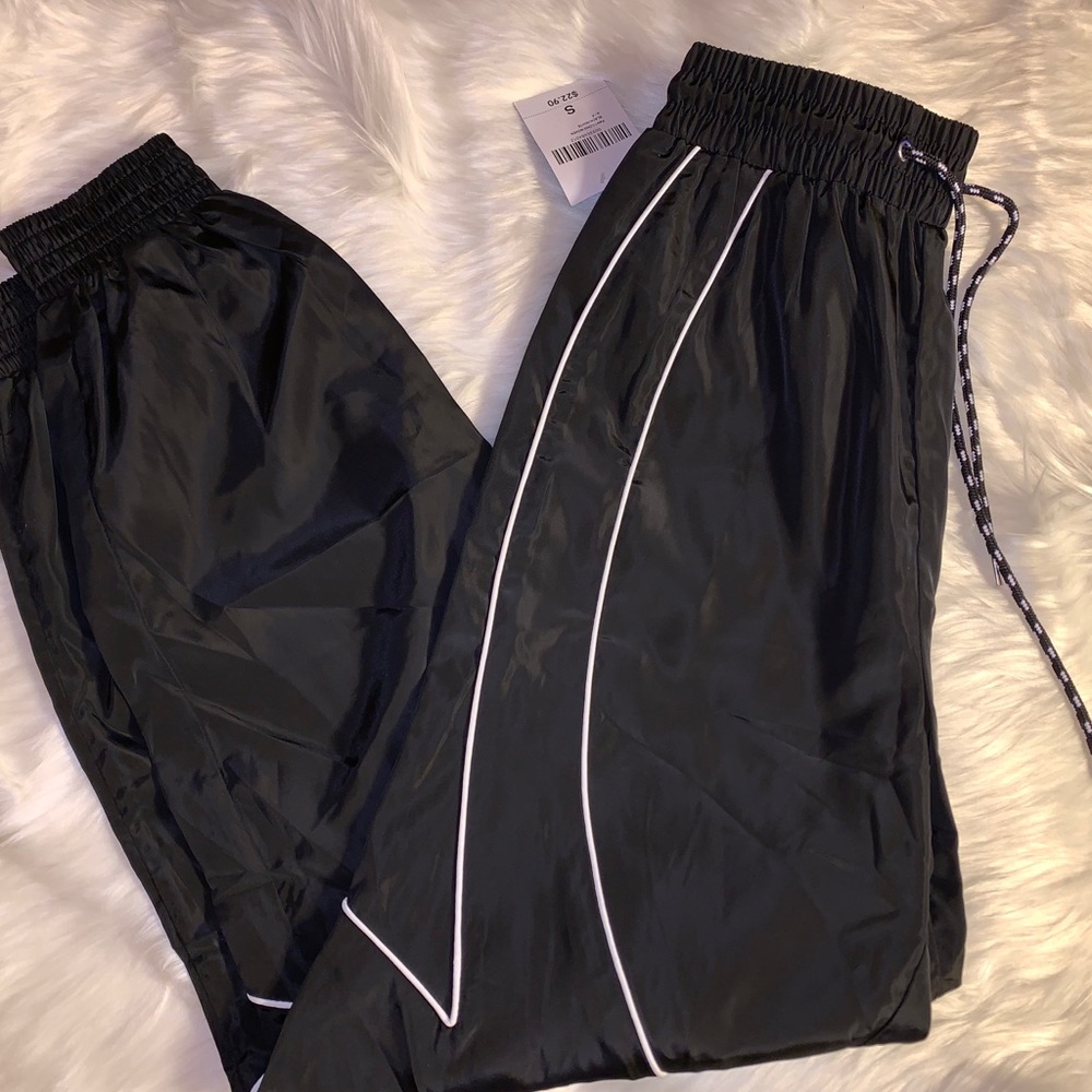 Black pants size small - Picture 2 of 4